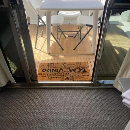 Beautiful And Magnific Yacht * リスボン